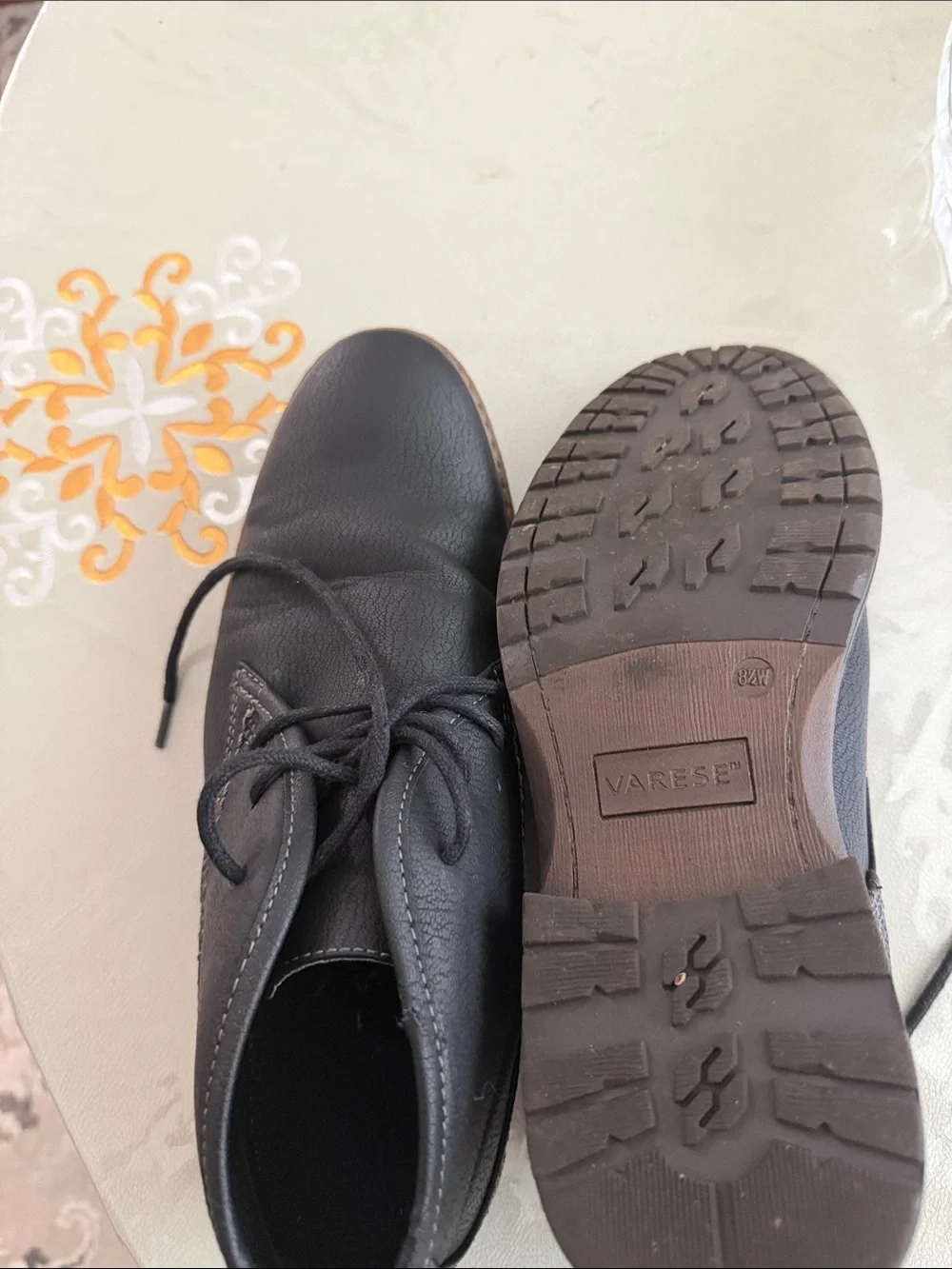 Men's Black Leather Chukka Boots with Contrast Welt